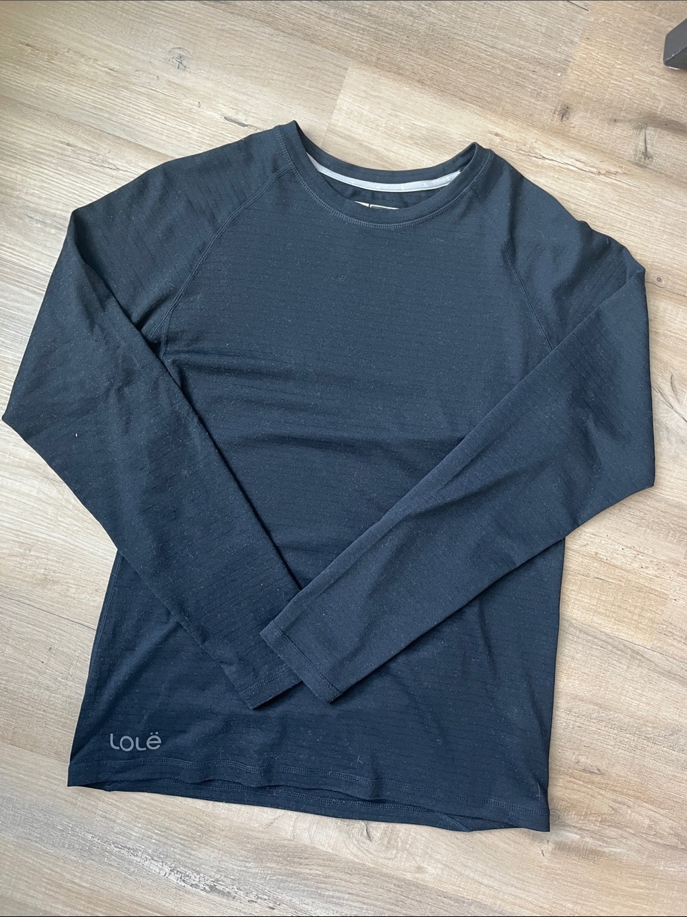 Lole Women’s Long-Sleeve Crewneck Tee in Black